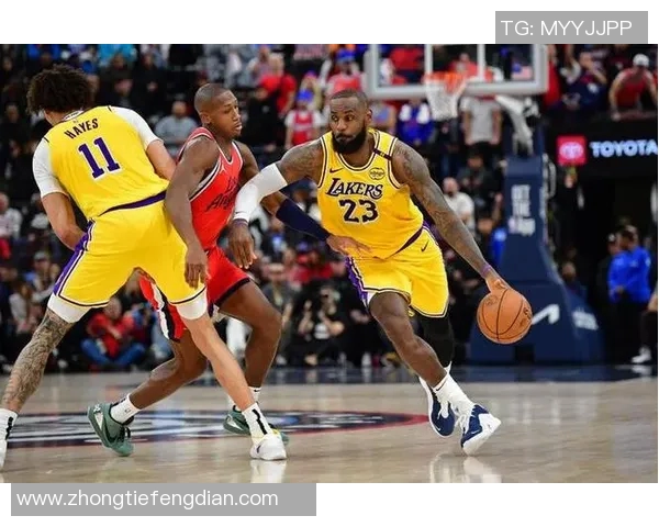 2009年湖人与快船的精彩对决回顾及赛季影响分析